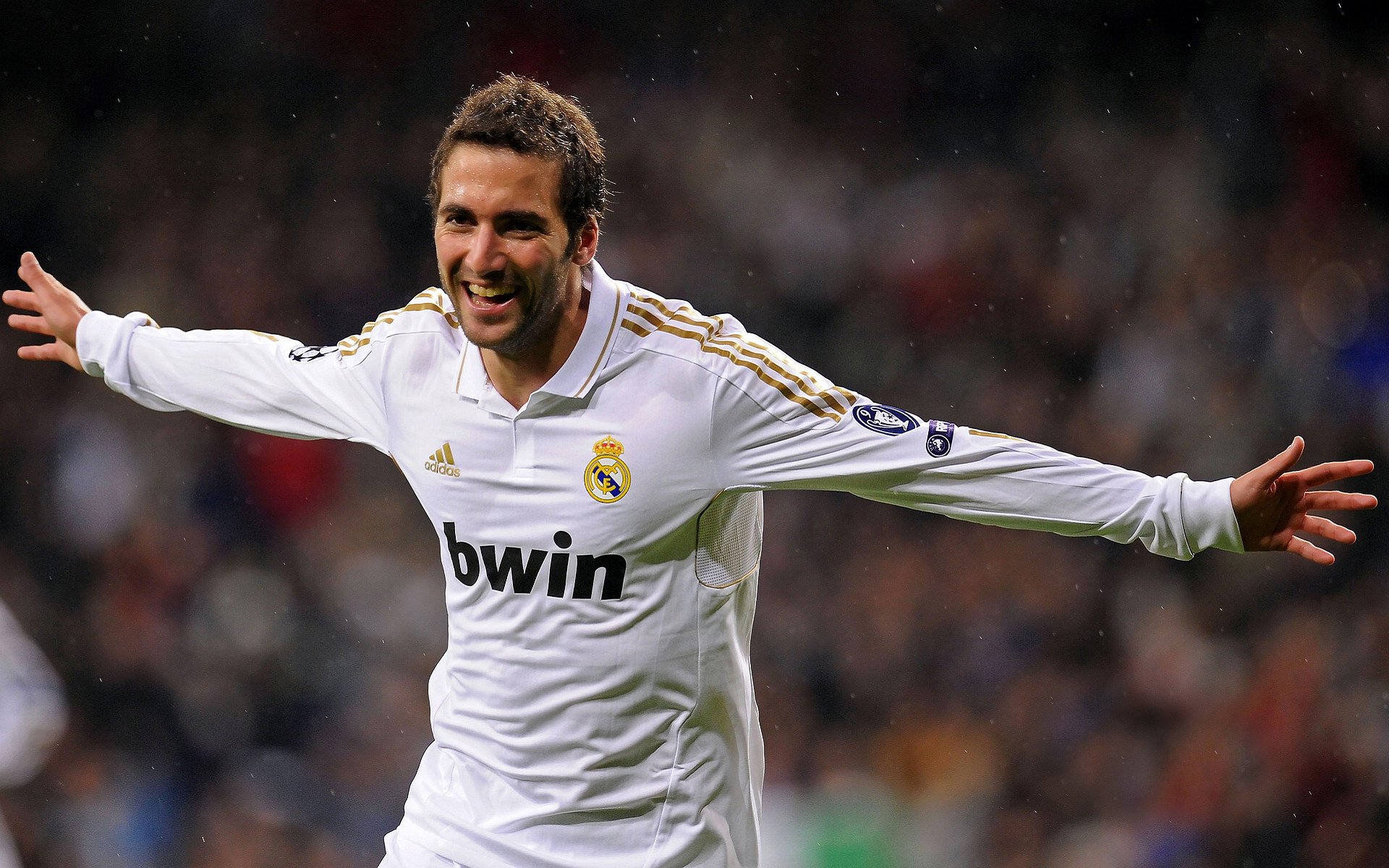 Jiu You-东亚杯中国女足夺冠 球迷激情四射，中国女足东亚杯首胜